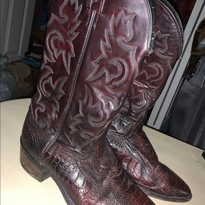 Handcrafted genuine leather / gator skin